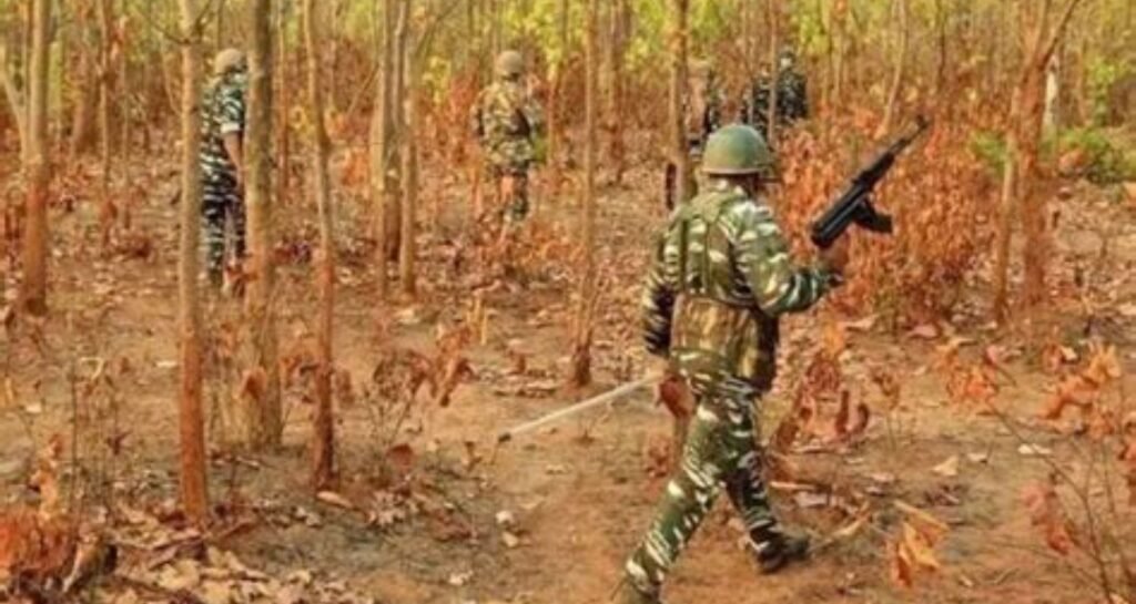 बीजापुर के कर्रेगुट्टा में 22 नक्सली ढ़ेर