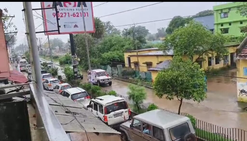 गरियाबंद में लगा 3 किलोमीटर लंबा जाम