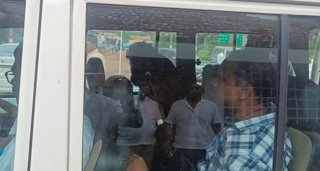 शॉकिंग अभनपुर में पटवारी की 8 हजार रिश्वत डील