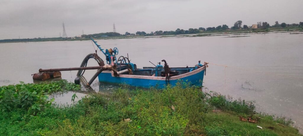 गोबरा नवापारा में पनडुब्बी मशीन